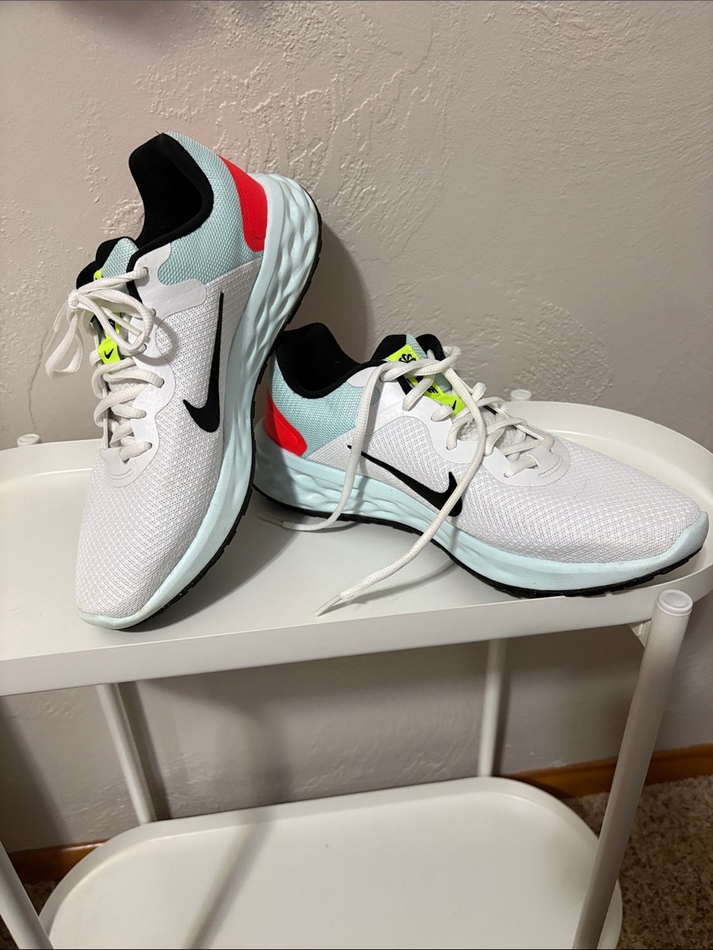 Nike Women's White, Mint & Coral Athletic Running Shoes